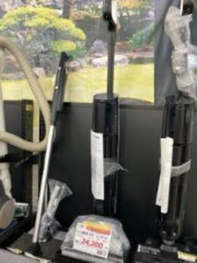 ID:663770　吸引式床拭き掃除機　ハイアール　２０２３年製