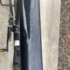 ロードバイク　トレック　DOMANE AL2　空気入れ、スタンド 付き　室内保管　の画像