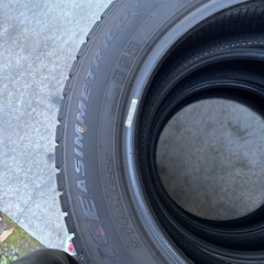 ピレリ スタッドレスタイヤ 205/60R16の画像