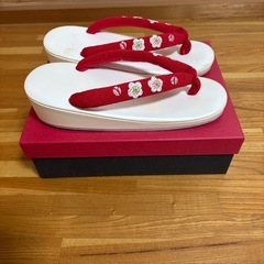 【子ども用 草履 Mサイズ（約18cm）箱付き】の画像