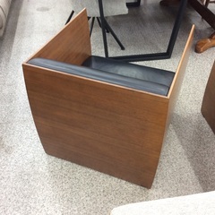 【カンディハウスのアームチェア】 アームチェア カンディハウス イス 椅子 木枠フレーム　：ブラウンの画像