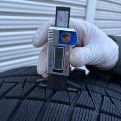 バリ山！ブリヂストン スタッドレスタイヤ 205/60R16  の画像