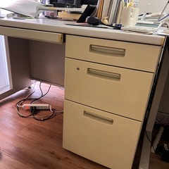 事務用デスク の画像