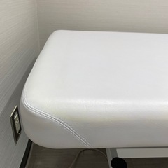 引き取り限定！電動で高さ調整可能☆施術ベッドの画像
