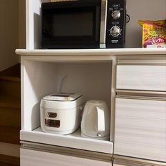 ジャンク美品　食器棚
の画像