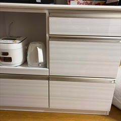 ジャンク美品　食器棚
の画像