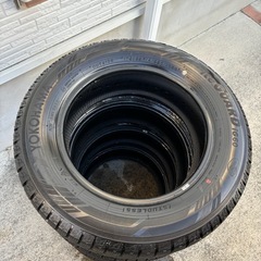 スタッドレスタイヤ14インチの画像