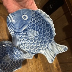 魚の皿2枚の画像