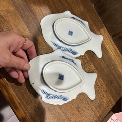 魚の皿2枚の画像