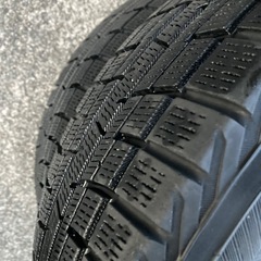 スタッドレスタイヤ175/65 R14 82Q
(アルミホイール付)の画像