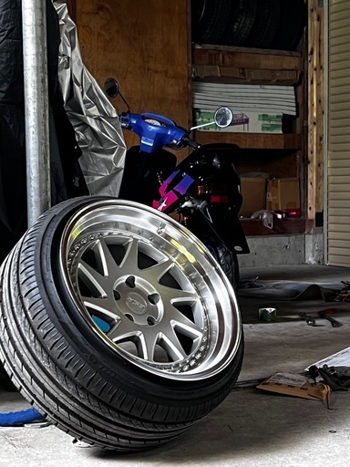 美品　ESR SR09 18インチ　バリ溝