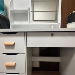 ドレッサー ホワイトの画像