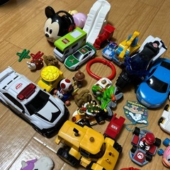 車のおもちゃの画像