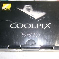 Nikon　S520　デジカメ　バッテリーはついてますが　SDカードは入れてませんの画像