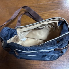 ゴールデンベア　ショルダーバッグの画像