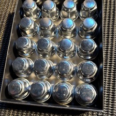  18インチ　スタッドレスタイヤ　4本　5穴の画像