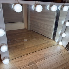 【取引中】女優ミラー 洗面鏡 ドレッサーの画像