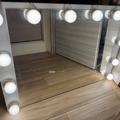 【取引中】女優ミラー 洗面鏡 ドレッサーの画像