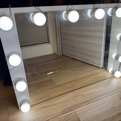 【取引中】女優ミラー 洗面鏡 ドレッサーの画像