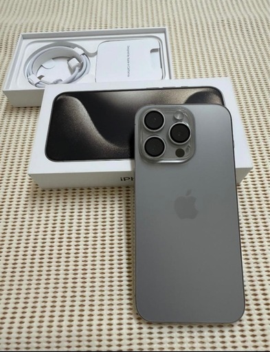 【美品】Apple iPhone 15 Pro 512GB ナチュラルチタニウム