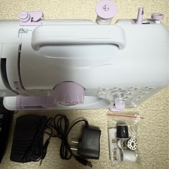 新品未使用　実用　コンパクト　ミシン　パープルの画像