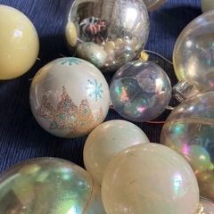 30球　X’Mas クリスマス　オーナメント クリーム色、パール ホワイト系　ボール　飾り　デコレーション　インテリア　の画像