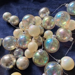 30球　X’Mas クリスマス　オーナメント クリーム色、パール ホワイト系　ボール　飾り　デコレーション　インテリア　の画像