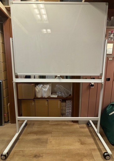 回転式ホワイトボード1800×900mm 福岡市近郊配送可能　定価2万円程