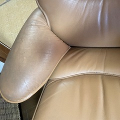 カリモク リクライニングチェア パーソナルチェア オットマン付の画像