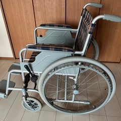 幸和製作所(テイコブ/TacaoF)スチール製車椅子 WHSE01DCの画像