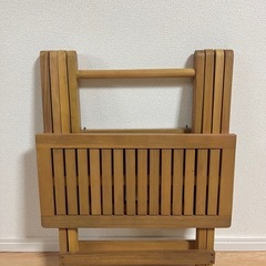 木製折りたたみサイドテーブルの画像
