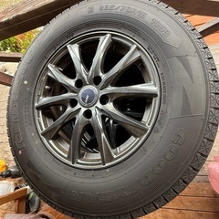 【値下げ】235/70R16アルミタイヤスタッドレスタイヤの画像