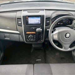 🚗 スズキ ワゴンRスティングレー 4WD【実用的で冬も安心！】の画像