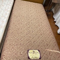 セミダブル　シングルベッド 木製の画像