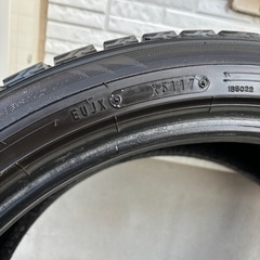 スタッドレスタイヤ18インチの画像