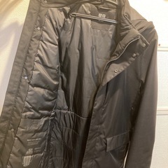 ユニクロ　ハイブリッドダウンパーカ　Sサイズ　黒の画像