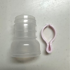 Pigeon 手動さく乳器とアダプターの画像