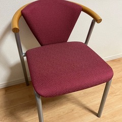 美品パッド入りスタッキングチェア4脚の画像