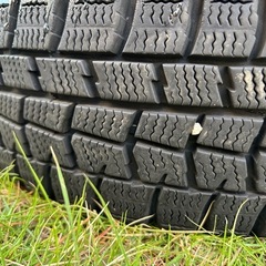 スタッドレスタイヤ14インチの画像