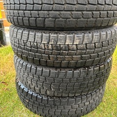 スタッドレスタイヤ14インチの画像