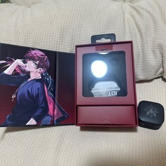 ローレン・イロアス AVIOT コラボイヤホンの画像