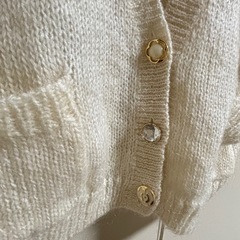 深めVネックカーディガンの画像