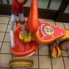 アンパンマン三輪車の画像