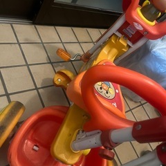 アンパンマン三輪車の画像