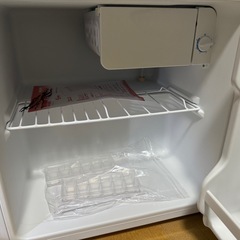 ジャンク品　1ドア冷蔵庫　YRZ- C05B1　　の画像