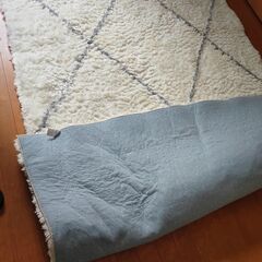 フランフランで購入したカーペットですの画像