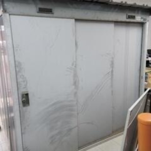イナバ 物置　大型　倉庫　ガレージ　奥行1790mm×横2210mm MBW-40 現状渡し