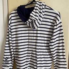 チップとデール ストライプ パーカーの画像