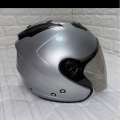 バイクのヘルメットの画像