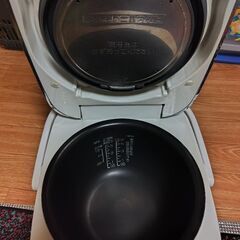 ZOJIRUSHI圧力IH炊飯器  5.5合炊き　NW-JU10   2020年製の画像
